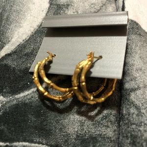 VNT gold tone hoops